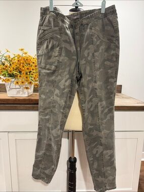 Maurice Women's Skinny Camo pull on Jeans in Gray and Olive 0X (14W)